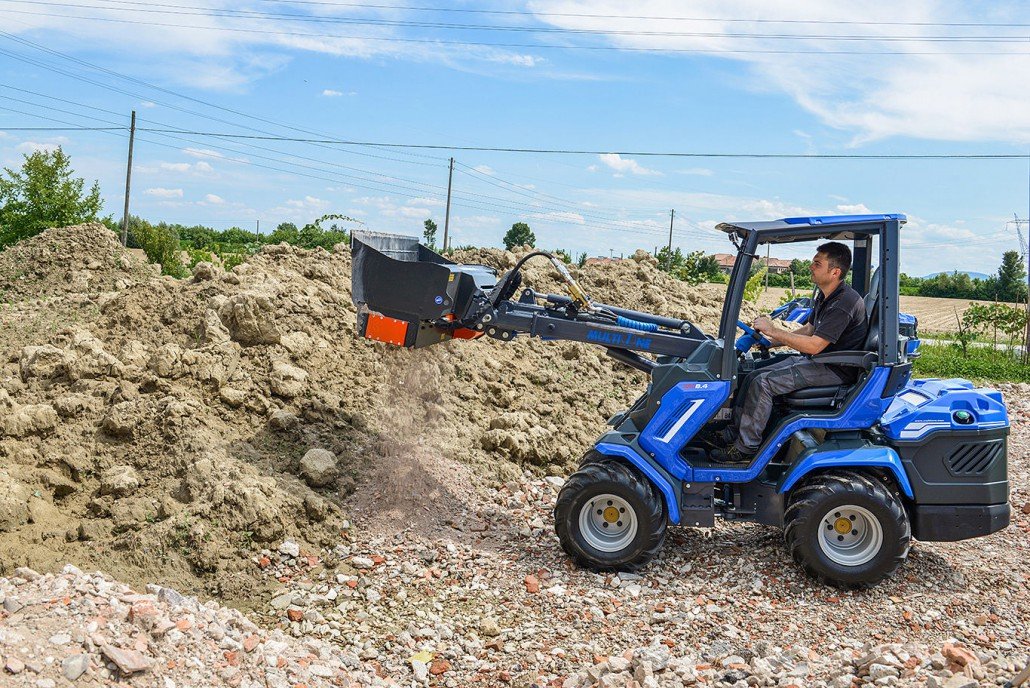 mini loader 8 series with screening bucket